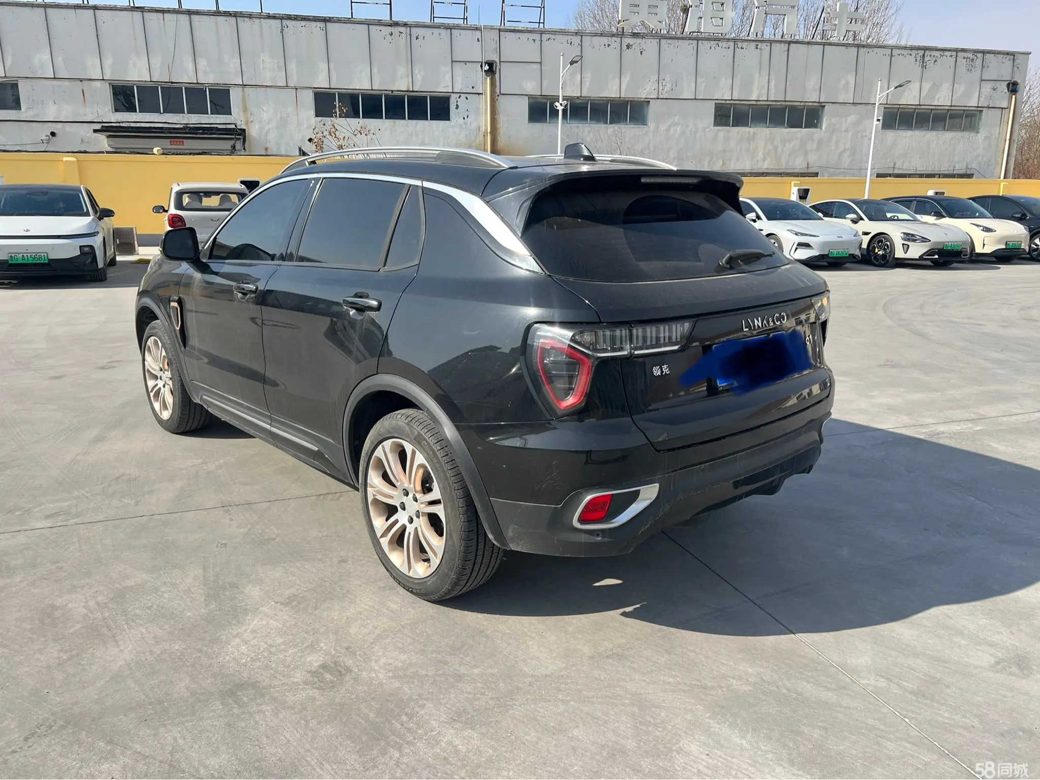 Lynk & Co 01 2018 #7 Lynk & Co 01 2018 car image #7
