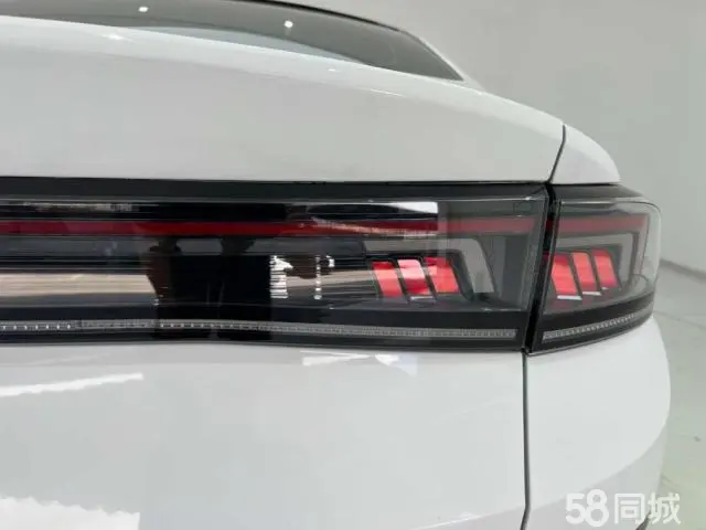 Volkswagen Lamando 2024 car image #7