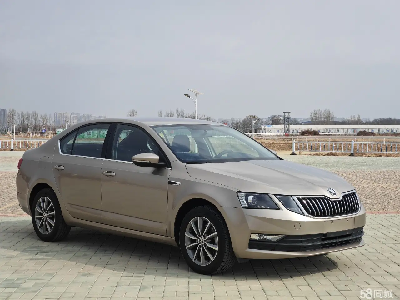 Skoda Octavia 2018 car image #7