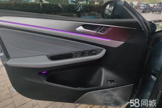 Volkswagen Lamando 2023 car image #7