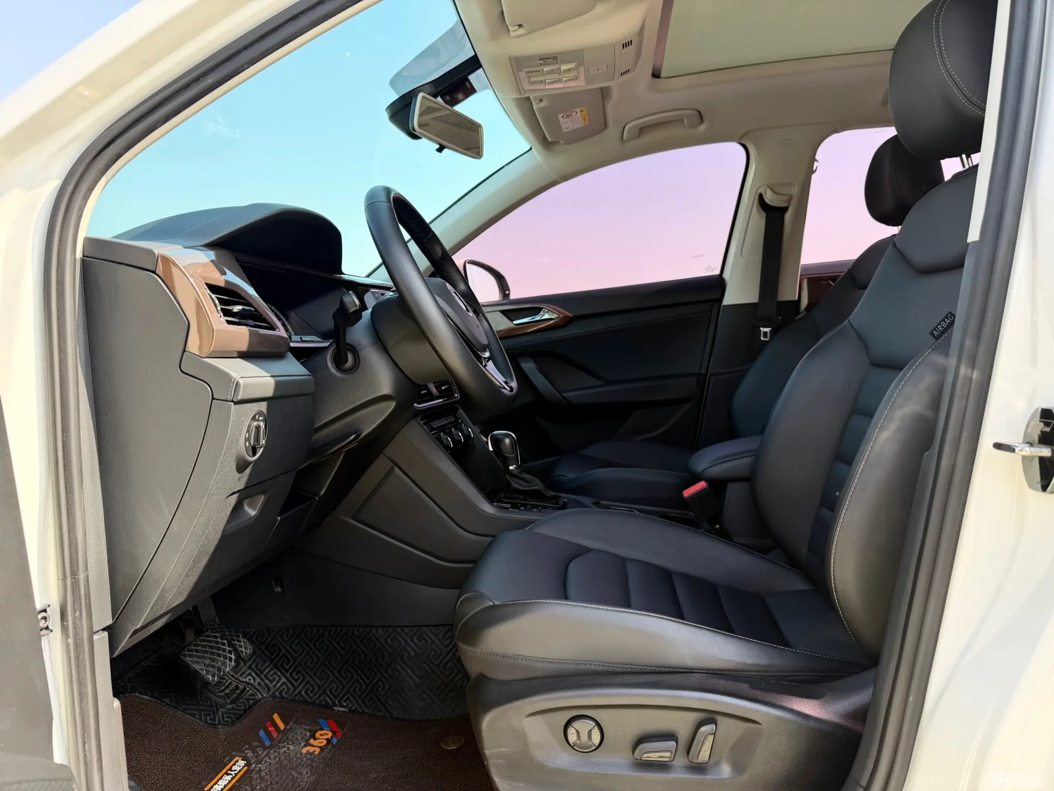 Volkswagen Tharu 2020 car image #7
