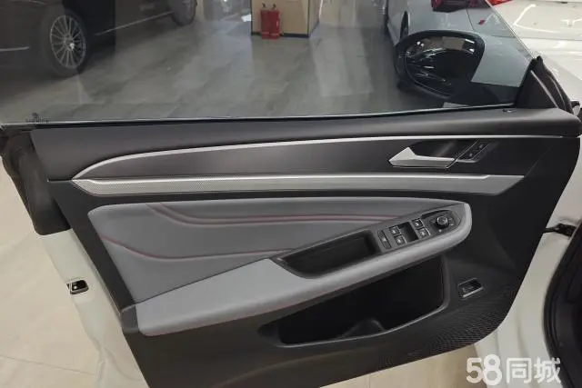 Volkswagen Lamando 2024 immagine di auto #7