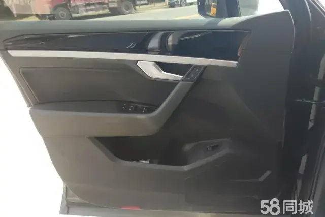 Volkswagen Touareg 2020 car image #7