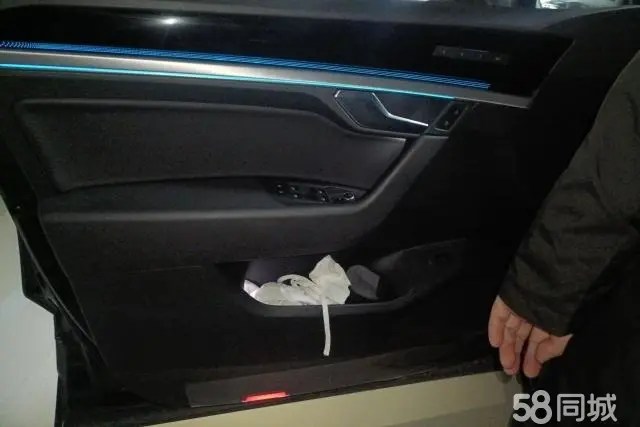 Volkswagen Touareg 2023 immagine di auto #7