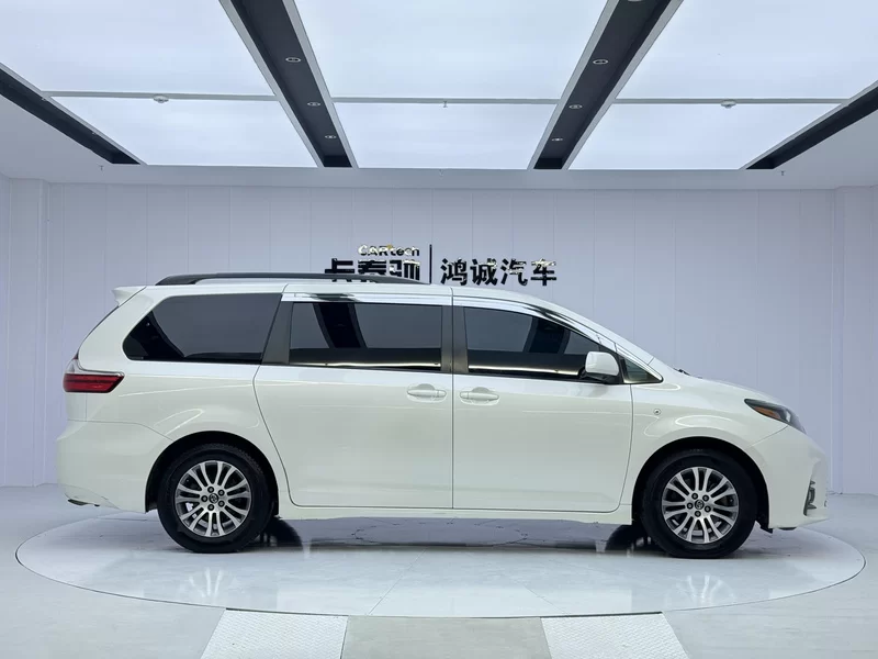 Toyota SIENNA 2019 صورة سيارة #7