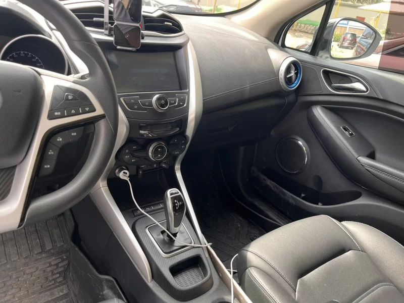 BYD Yuan New Energy 2019 car image #7