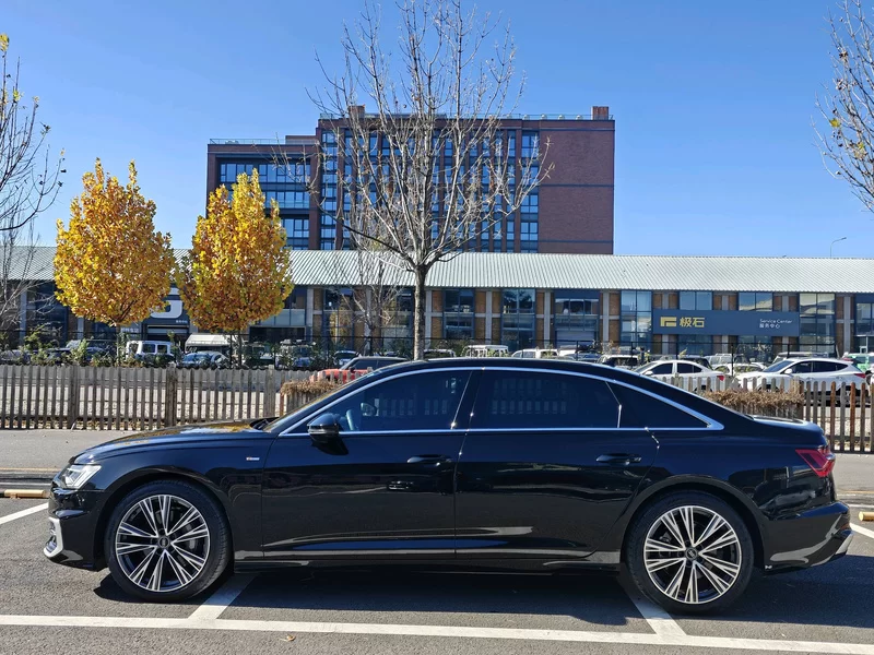 Audi A6L e-tron 2023 immagine di auto #7