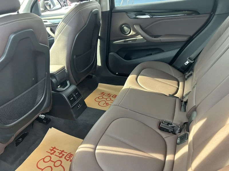 BMW X1 M35Li 2020 car image #7