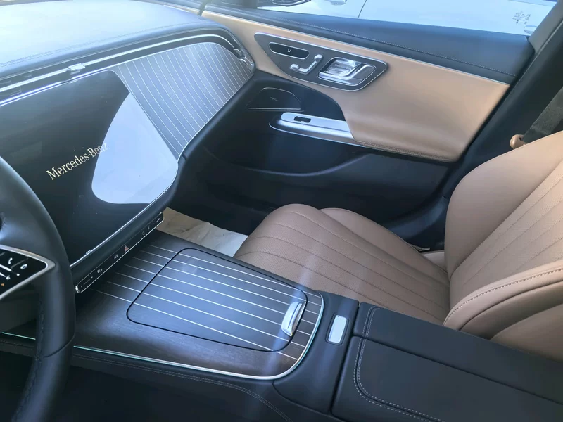 Mercedes-Benz E Class 2025 car image #7