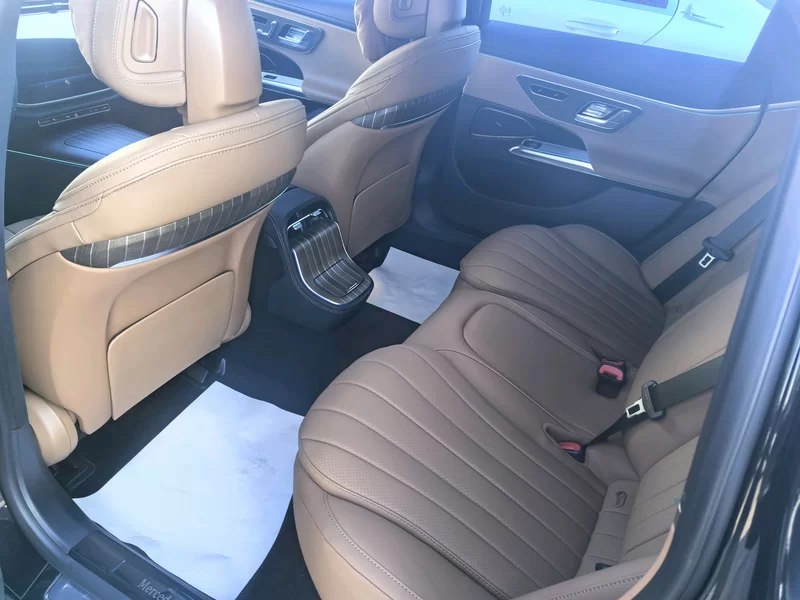 Mercedes-Benz E Class 2025 car image #7