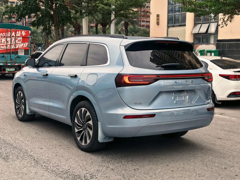 Toyota RAV4 2023 car image #7