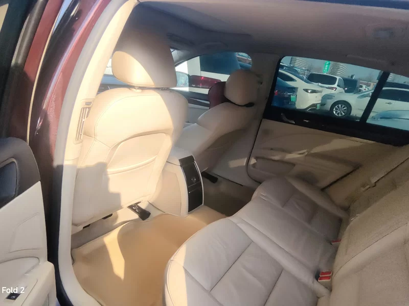 Skoda Superb 2011 car image #7