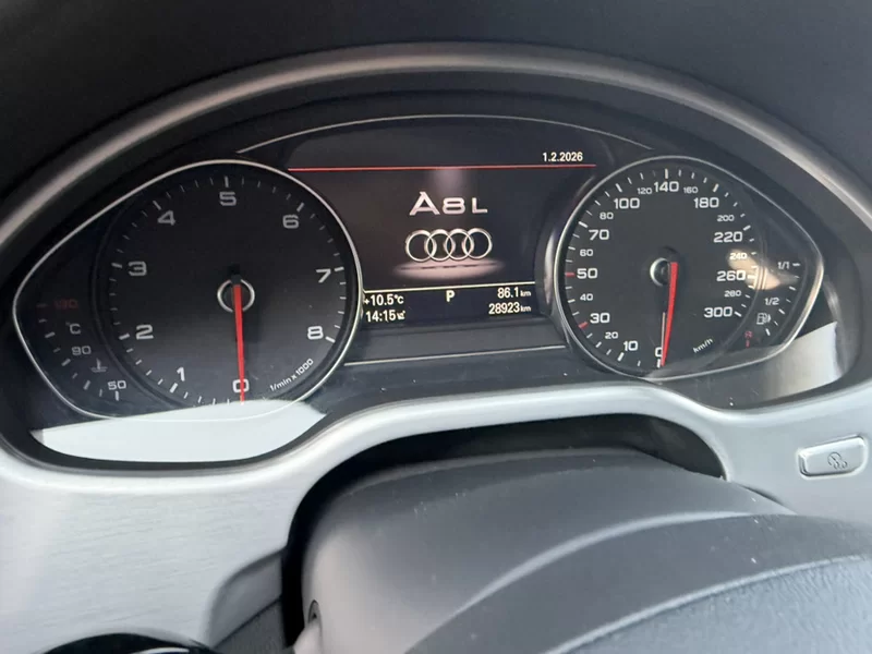 Audi A8 2016 car image #7