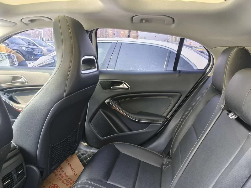 Mercedes-Benz GLA Class 2016 car image #7