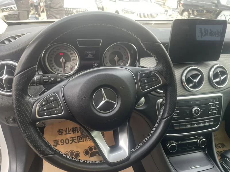 Mercedes-Benz GLA Class 2017 صورة سيارة #7