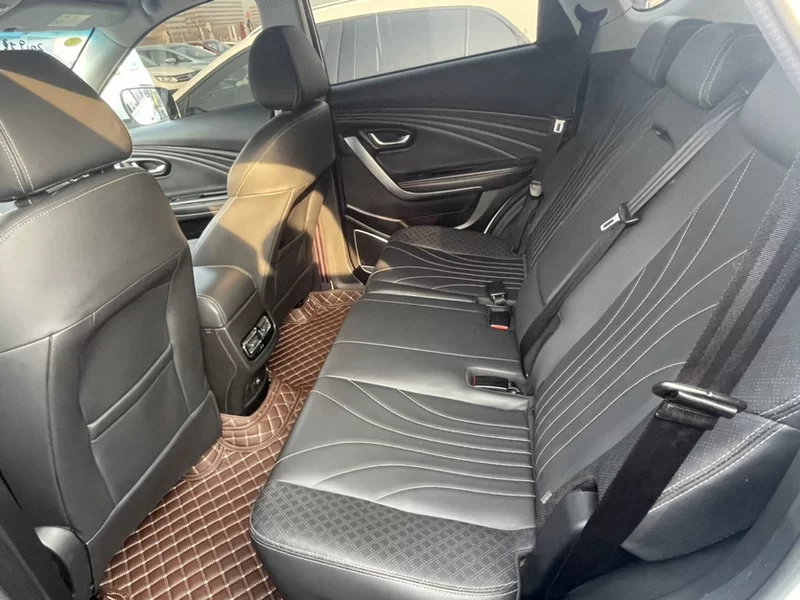 X70 2019 car image #7