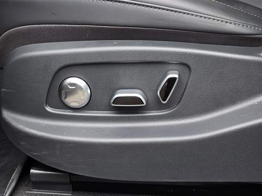 HongQi HS7 PHEV 2024 #52 HongQi HS7 PHEV 2024 car image #52