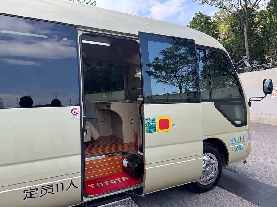 Toyota Coaster 2023 car image #52
