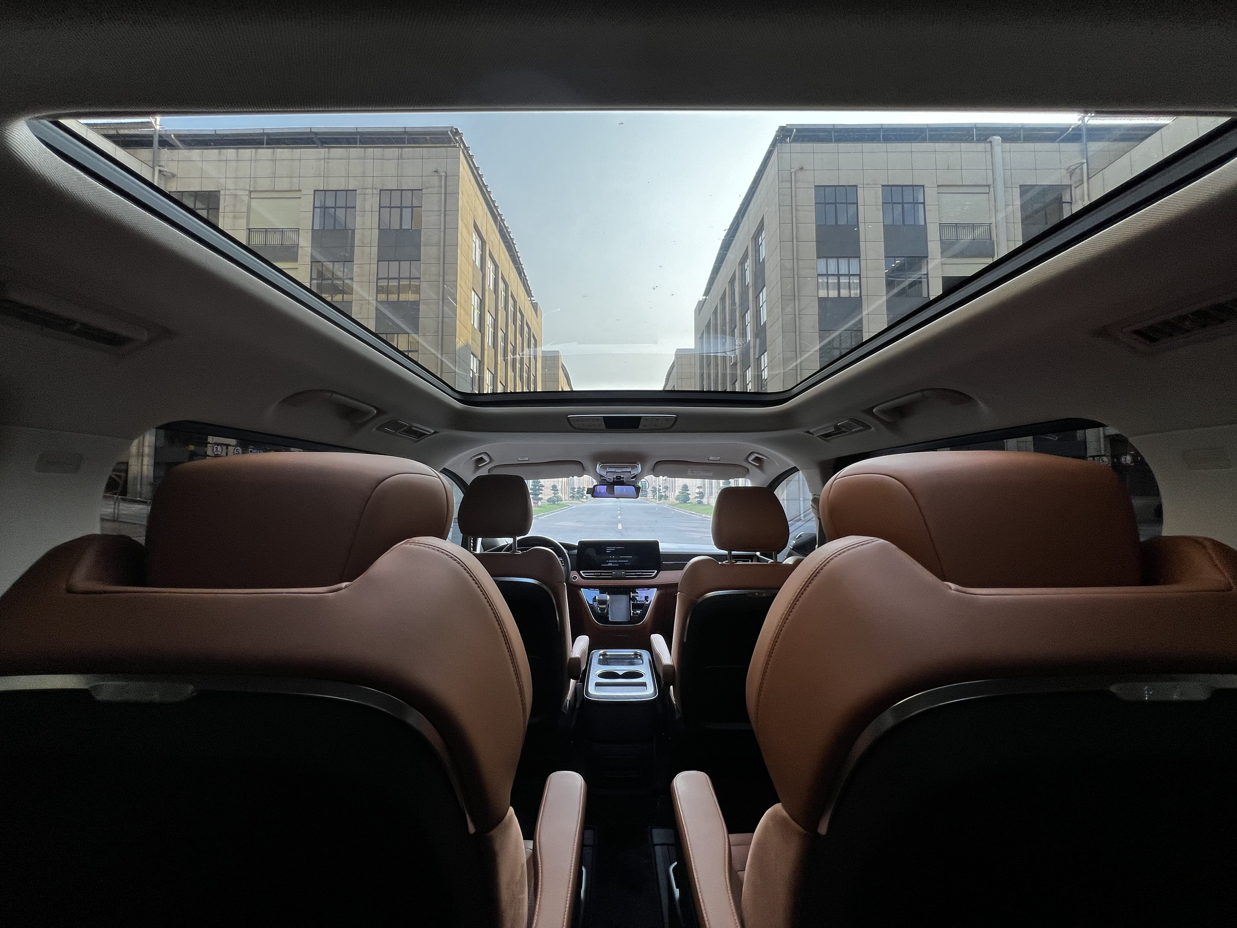 HongQi HQ9 PHEV 2024 #52 HongQi HQ9 PHEV 2024 car image #52