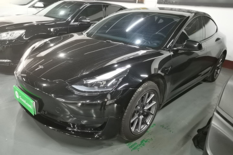 Tesla Model 3 2023 car image #2