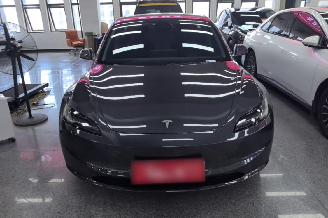 Tesla Model 3 2024 car image #5