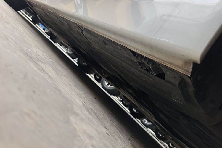 BMW 3 Series 2018 car image #27