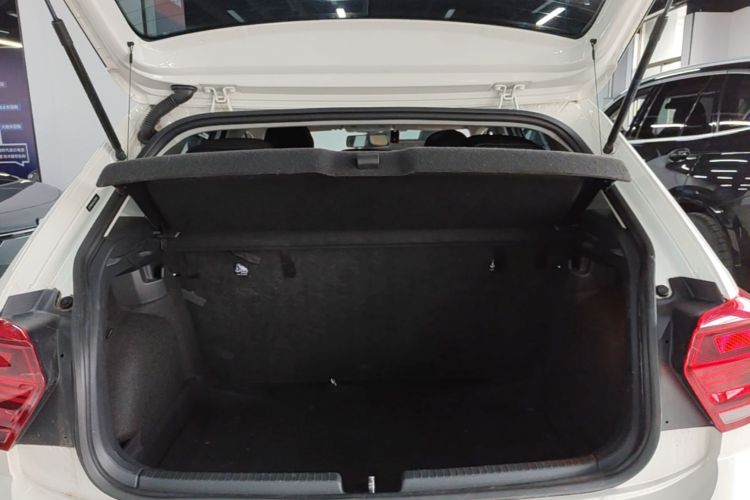 Volkswagen Polo 2021 car image #19