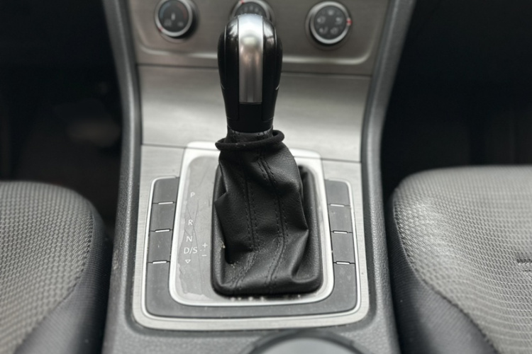 Volkswagen Golf 2016 car image #21