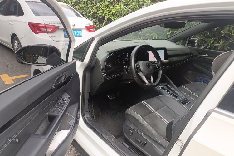 Volkswagen Golf 2022 car image #18