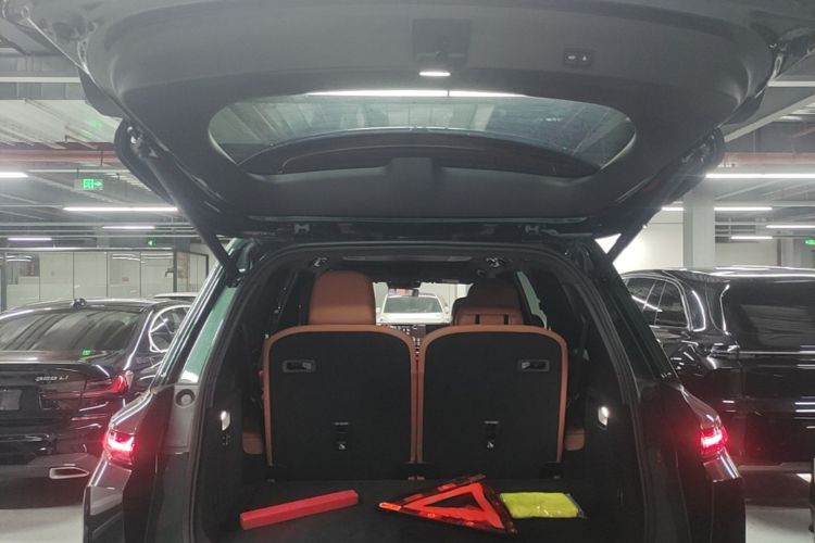 Li L9 2025 image de voiture #21