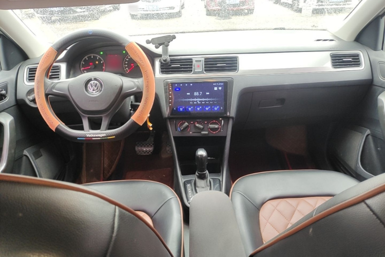 Volkswagen Santana 2017 car image #10