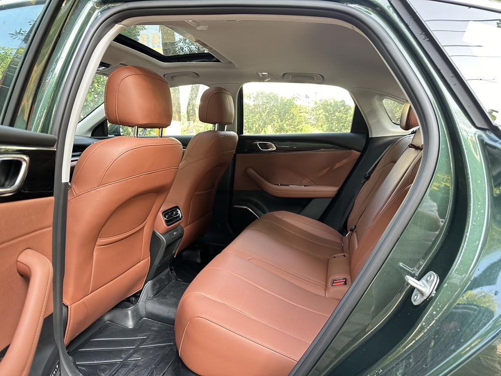 GEELY Emgrand 2025 car image #15