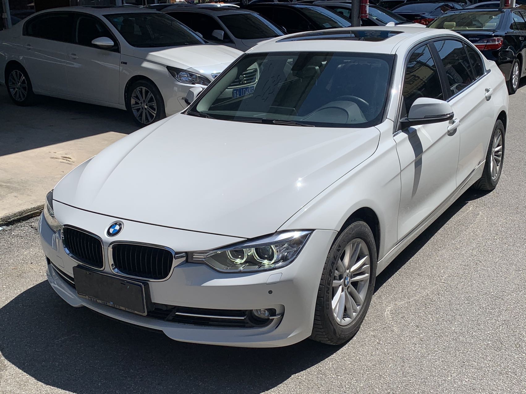 BMW 3 Series 2014 BMW 3 Series 2014 car image