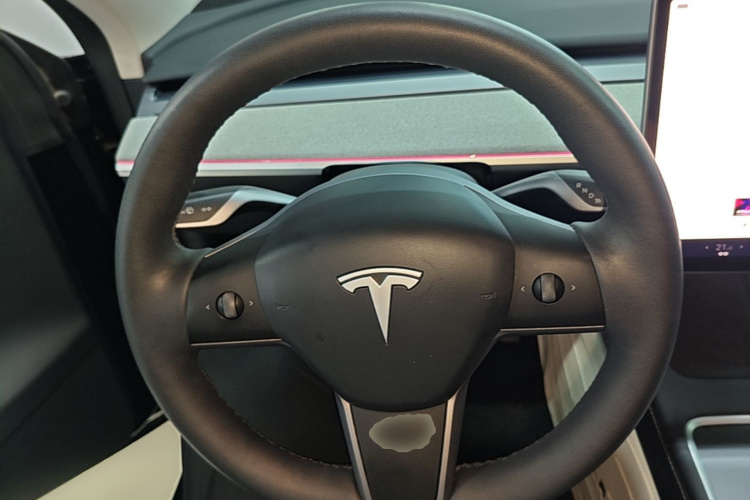 Tesla Model Y 2023 #11 Tesla Model Y 2023 car image #11