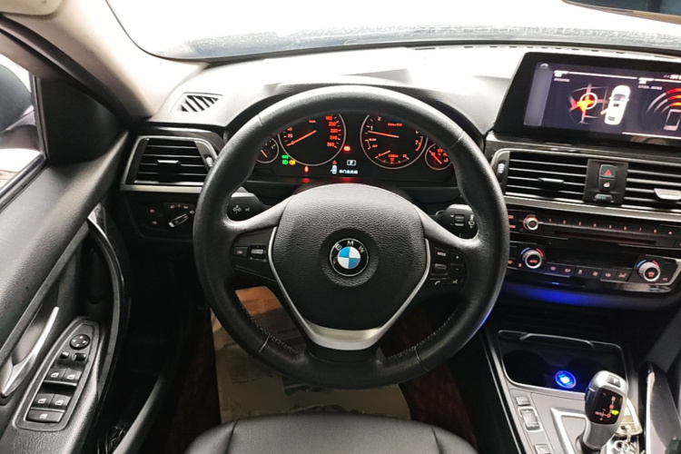 BMW 3 Series 2017 #11 BMW 3 Series 2017 car image #11