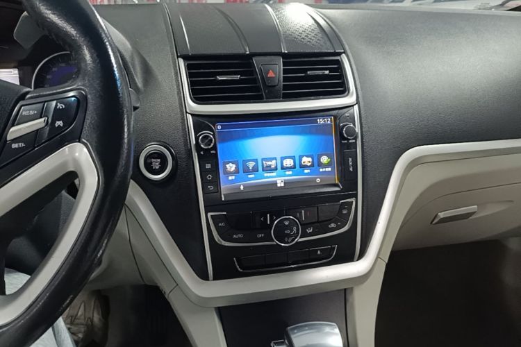 GEELY Emgrand 2015 car image #17