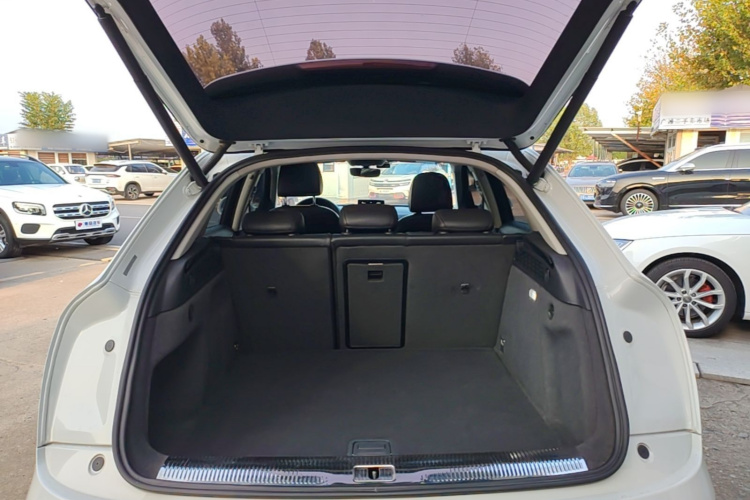Audi Q3 2017 #19 Audi Q3 2017 car image #19