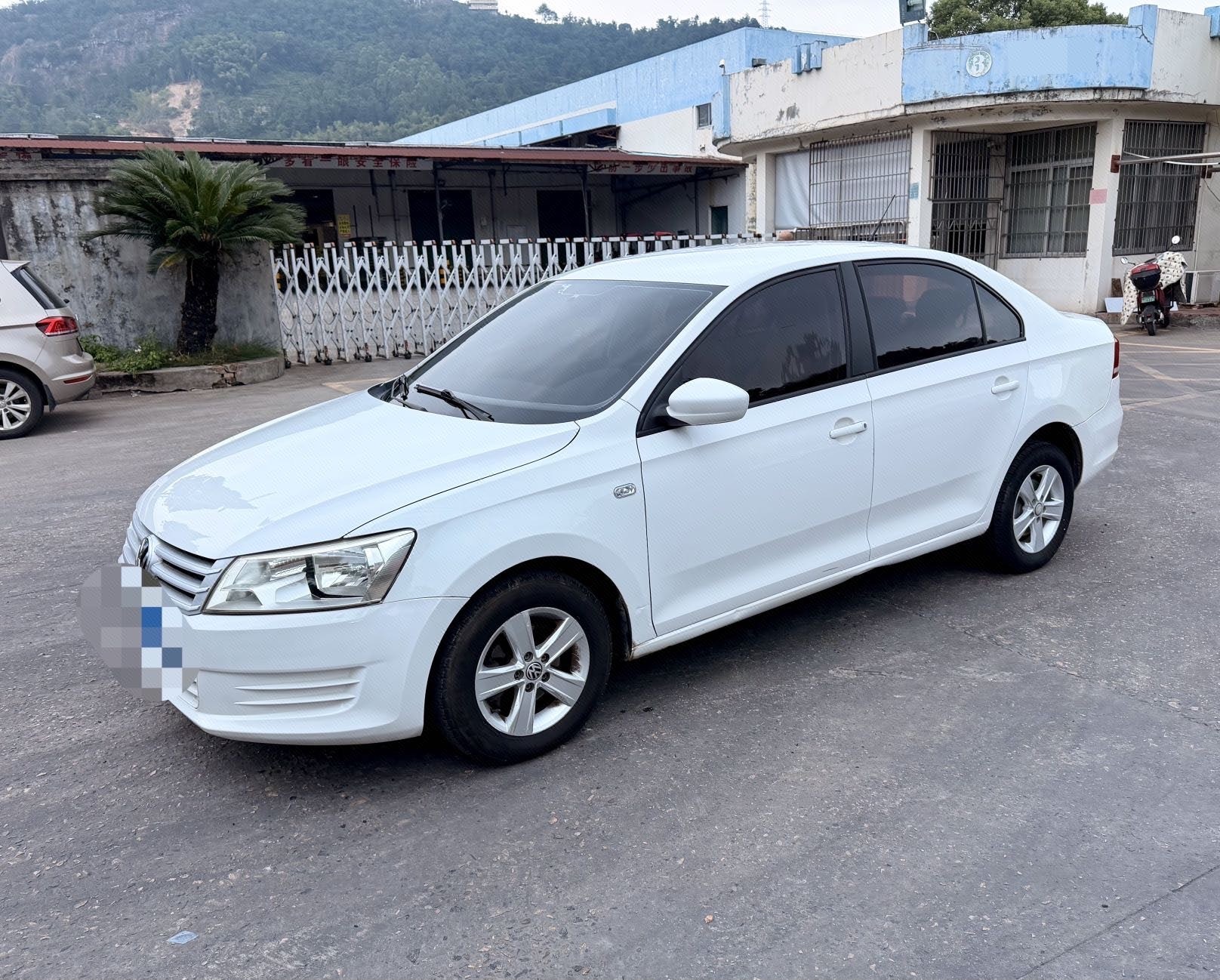 Volkswagen Santana 2014 car image 