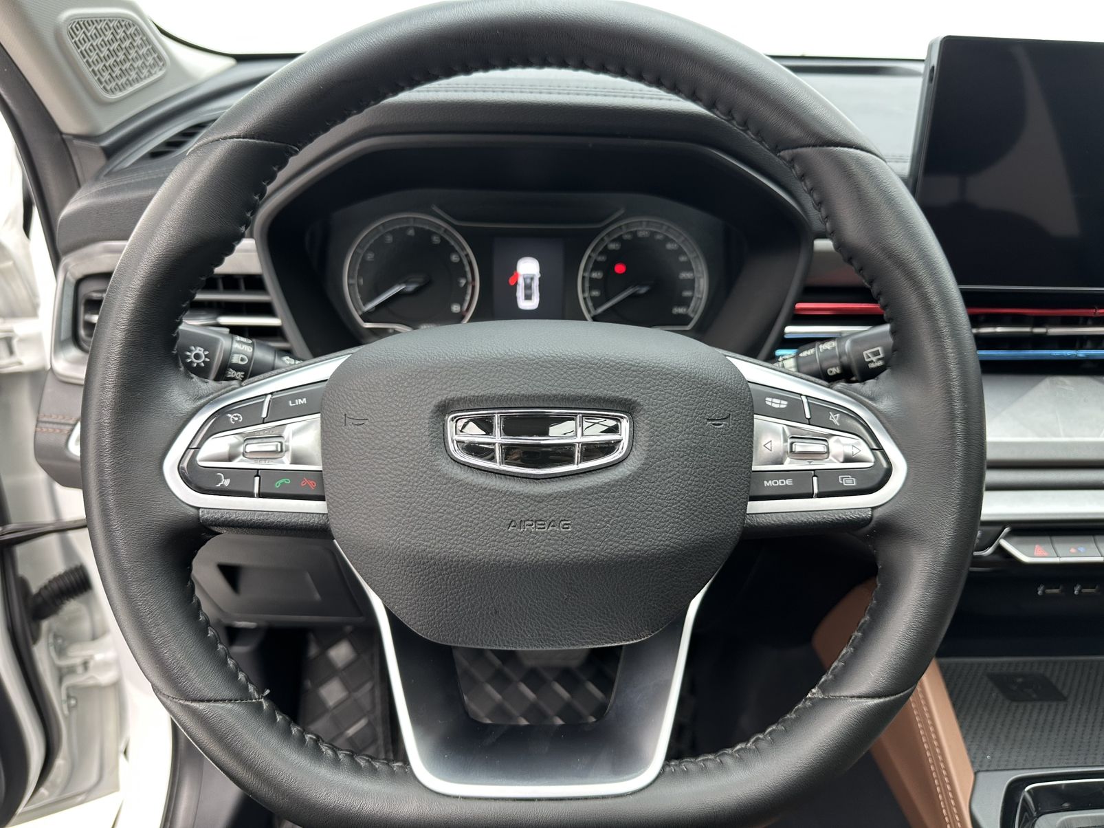 GEELY Vision X6 2024 изображение автомобиля #19