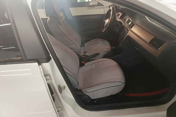 Volkswagen Santana 2019 car image #24