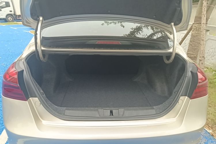 GEELY Emgrand 2020 #19 GEELY Emgrand 2020 car image #19