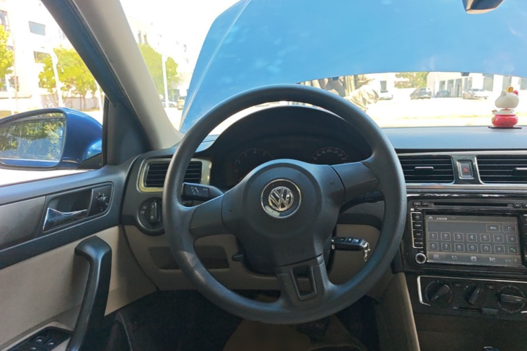 Volkswagen Santana 2015 car image #12