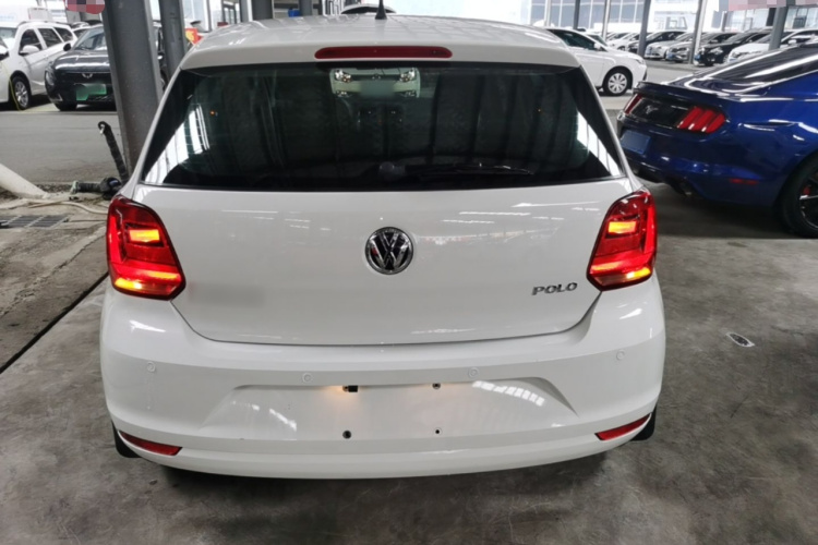 Volkswagen Polo 2017 car image #4