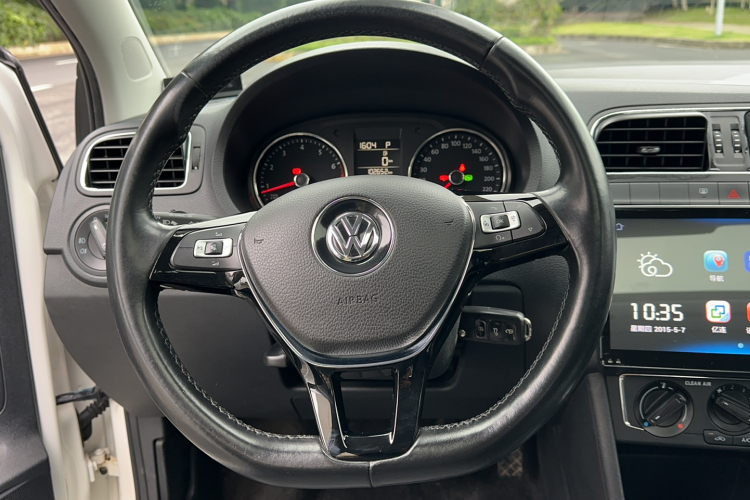 Volkswagen Polo 2016 #13 Volkswagen Polo 2016 car image #13