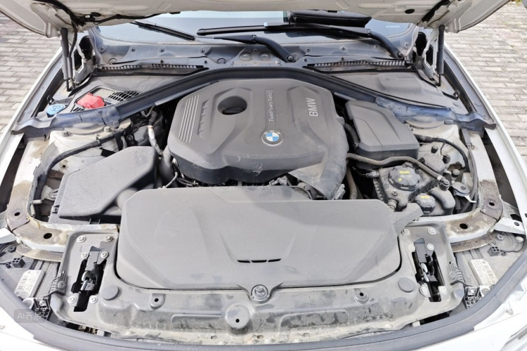 BMW 3 Series 2019 car image #22