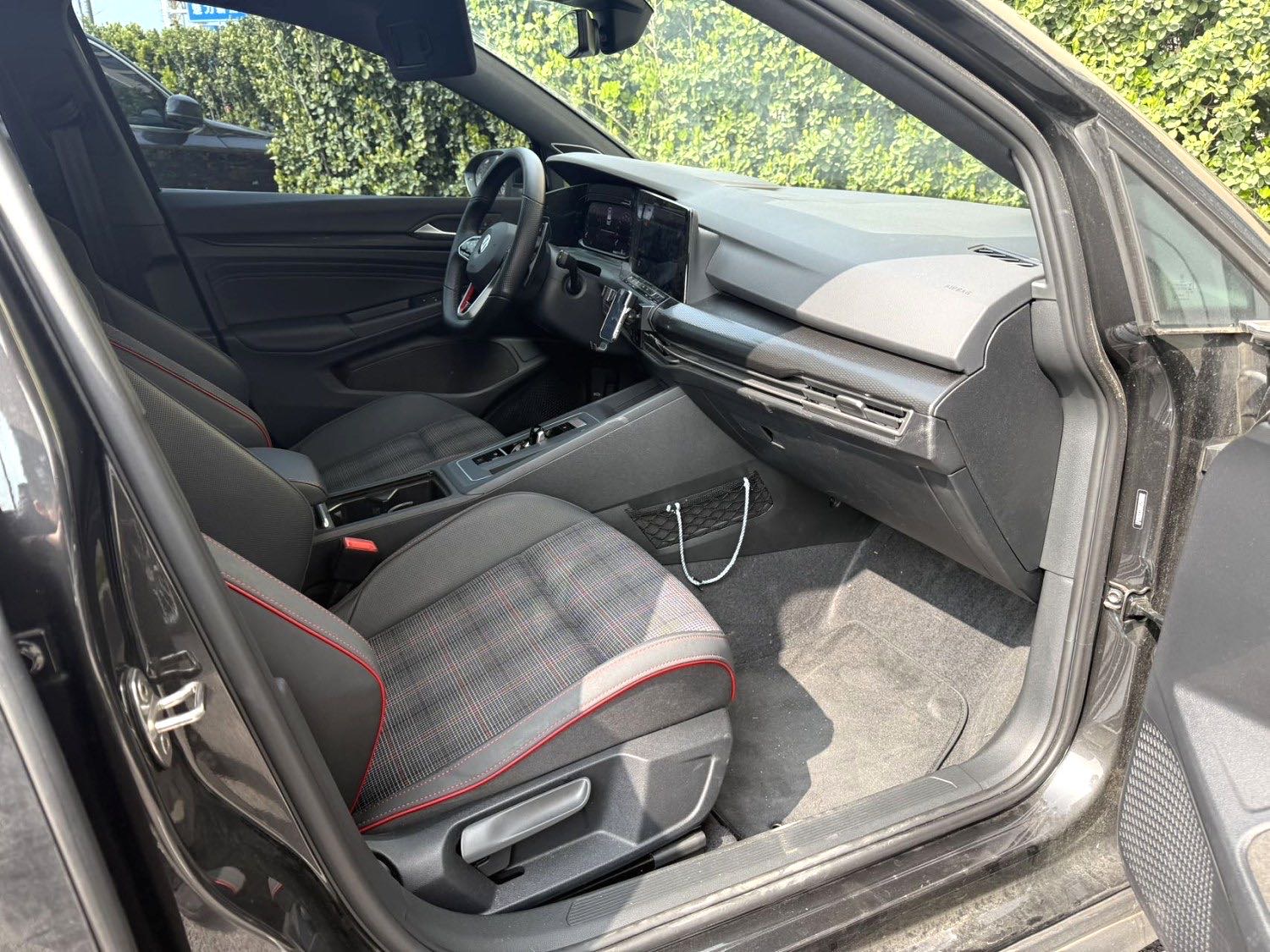 Volkswagen GolfGTI 2023 immagine di auto #3