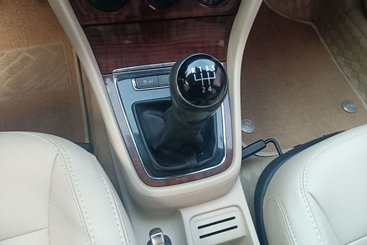 Volkswagen Lavida 2016 car image #14