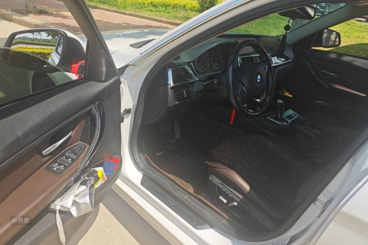 BMW 3 Series 2018 car image #18