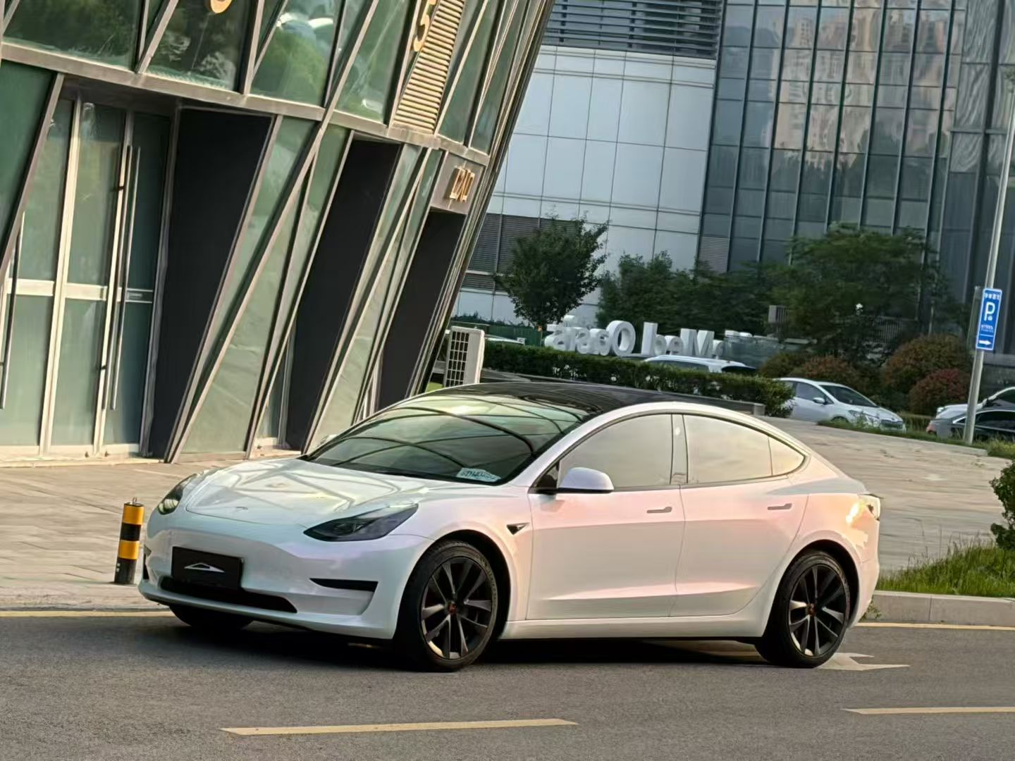 Tesla Model 3 2022 Tesla Model 3 2022 car image