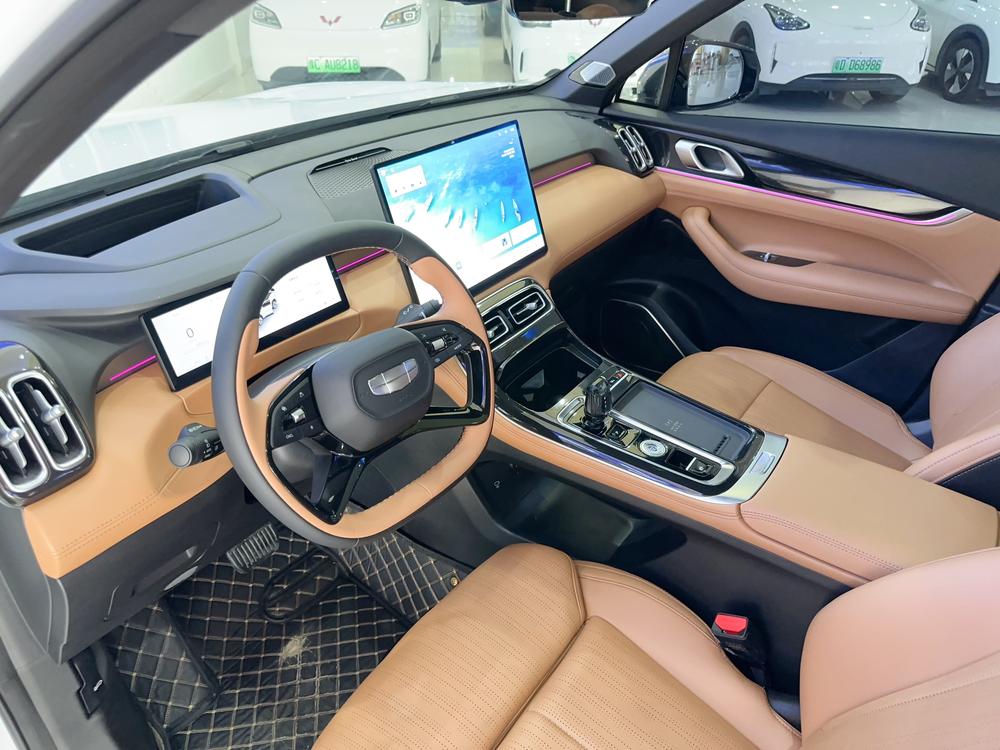 GEELY Boyue L 2025 car image #14